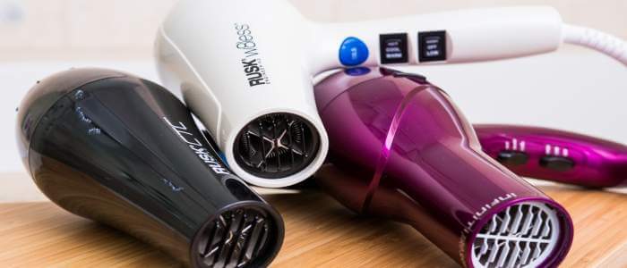 Difference between ionic and ceramic hair dryer