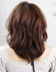Hair straightener for short or medium length hair